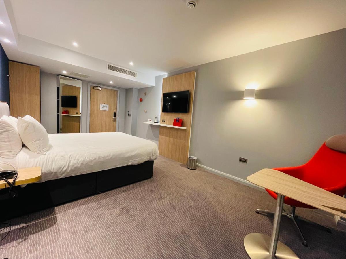 Holiday Inn Express Cheltenham Town Centre By Ihg Exterior foto
