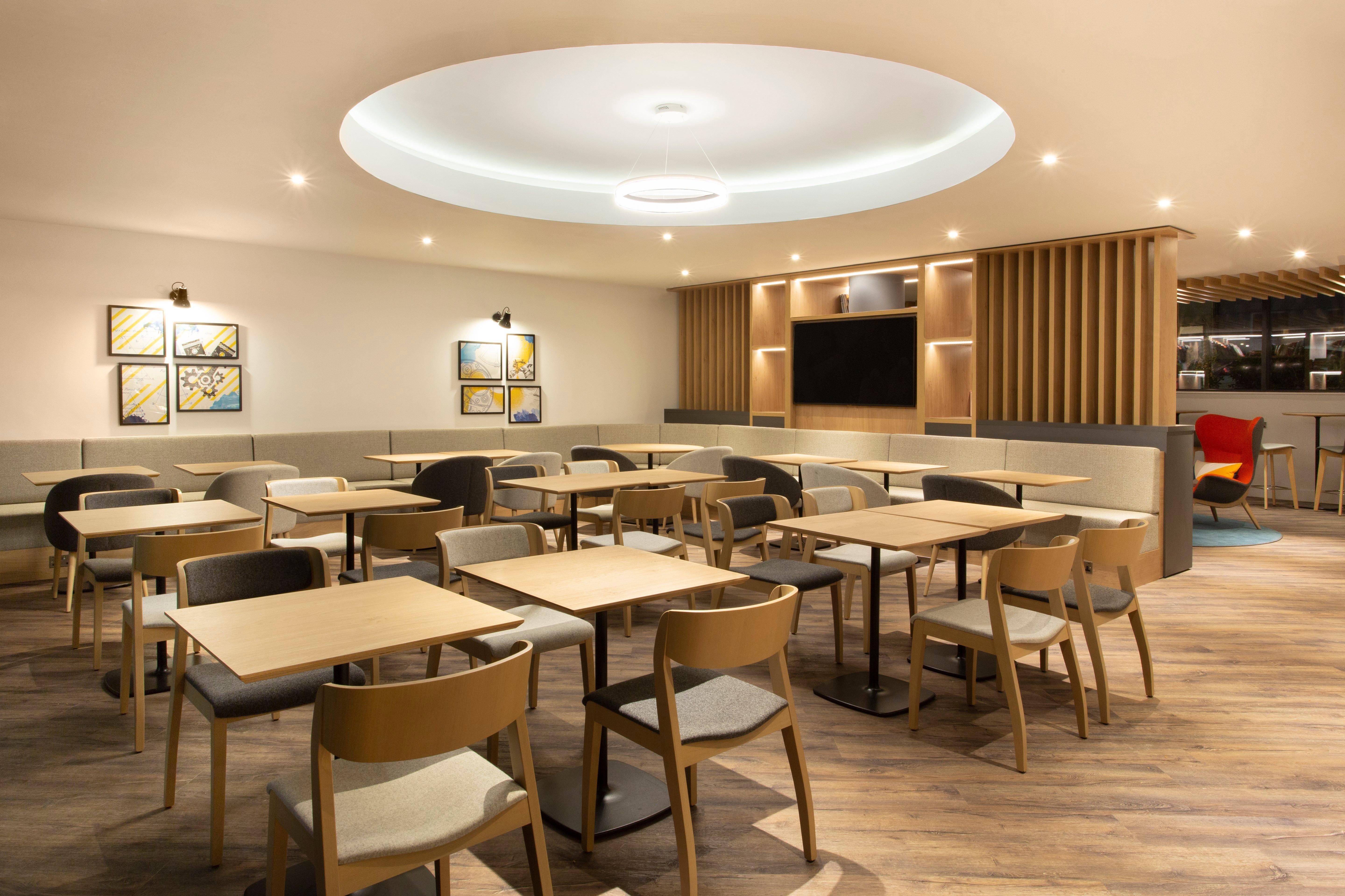 Holiday Inn Express Cheltenham Town Centre By Ihg Exterior foto