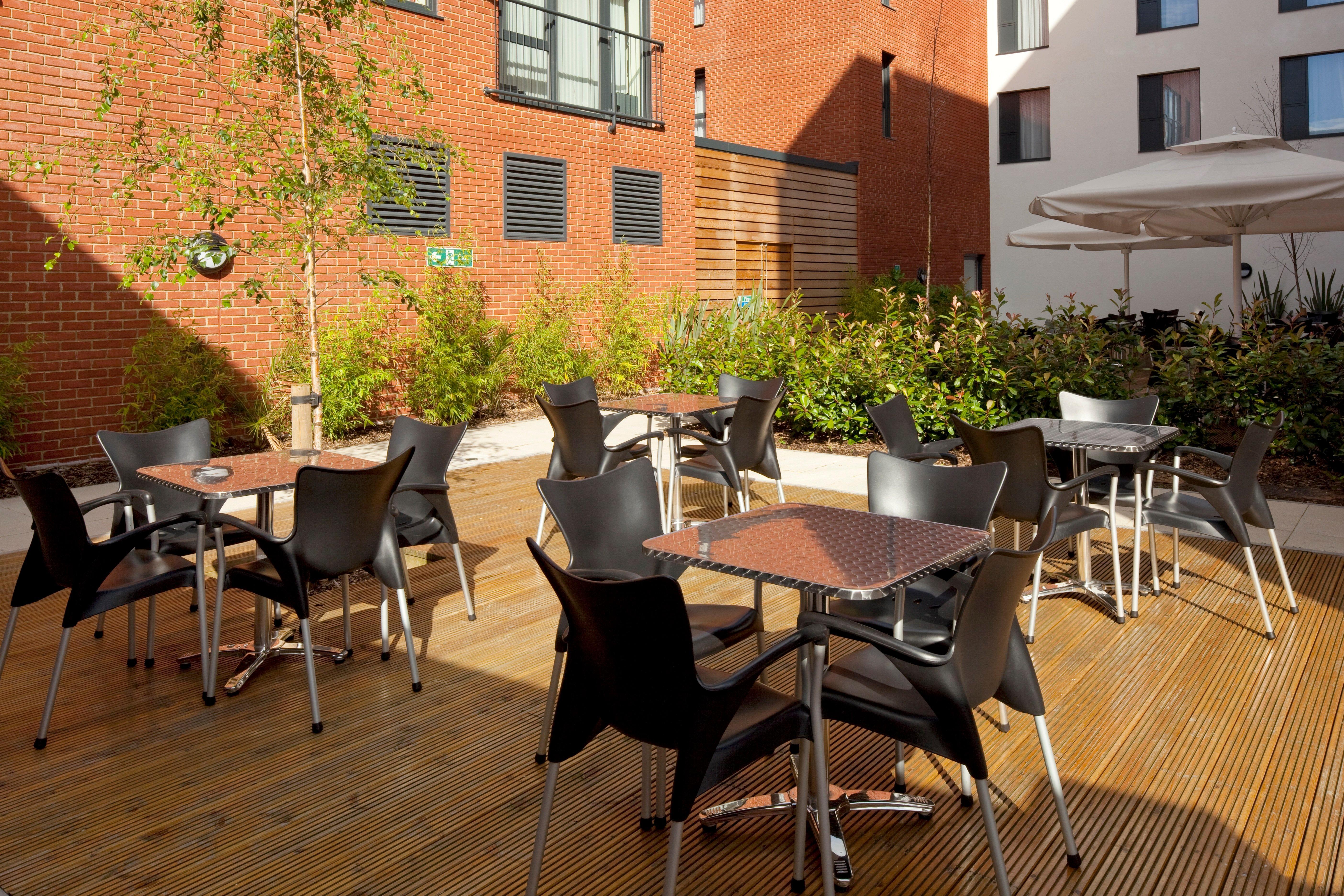 Holiday Inn Express Cheltenham Town Centre By Ihg Exterior foto