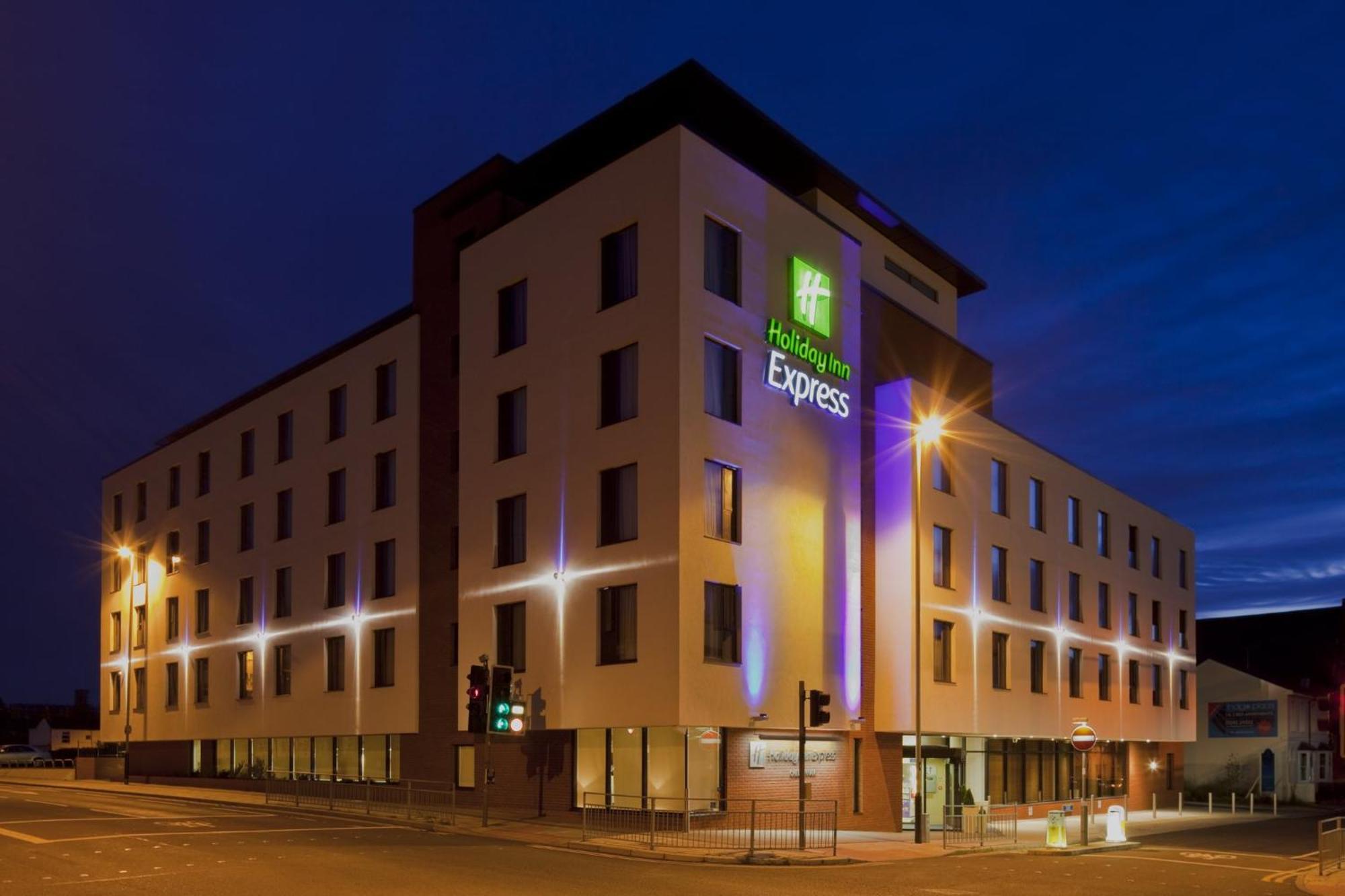 Holiday Inn Express Cheltenham Town Centre By Ihg Exterior foto