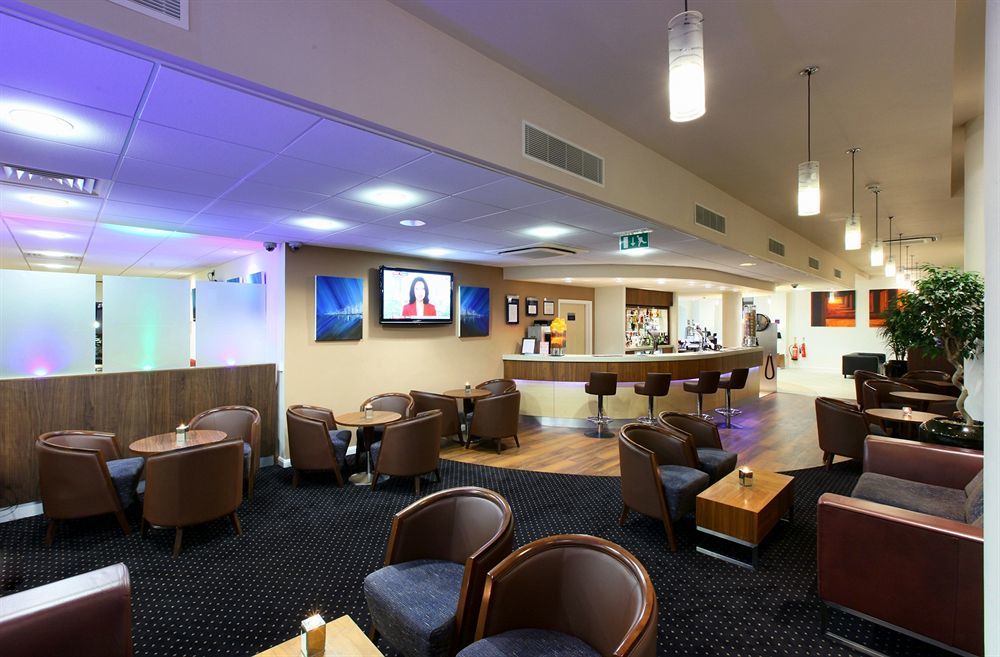 Holiday Inn Express Cheltenham Town Centre By Ihg Exterior foto