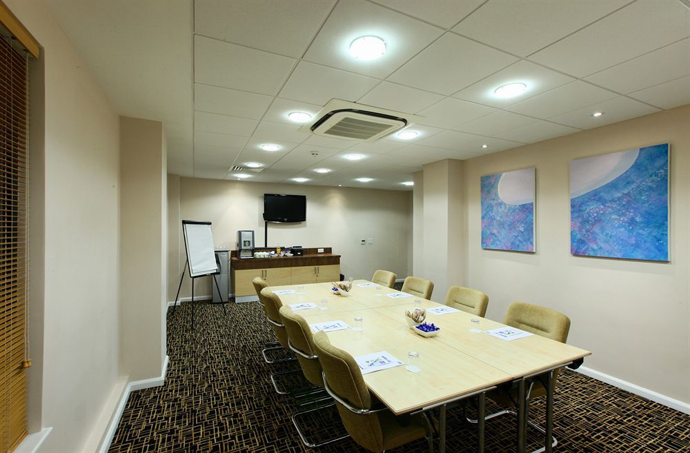 Holiday Inn Express Cheltenham Town Centre By Ihg Exterior foto