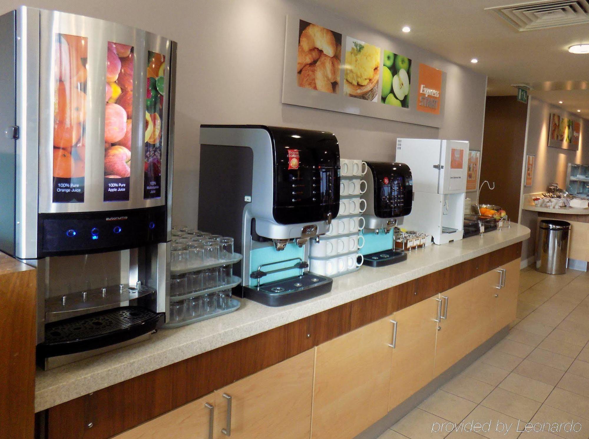 Holiday Inn Express Cheltenham Town Centre By Ihg Exterior foto