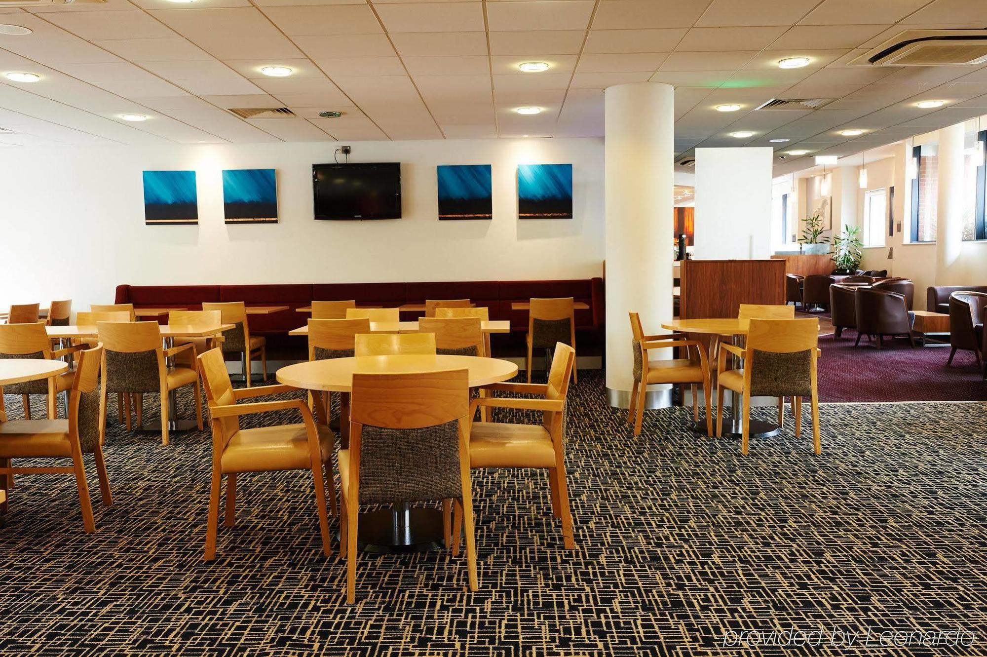 Holiday Inn Express Cheltenham Town Centre By Ihg Exterior foto